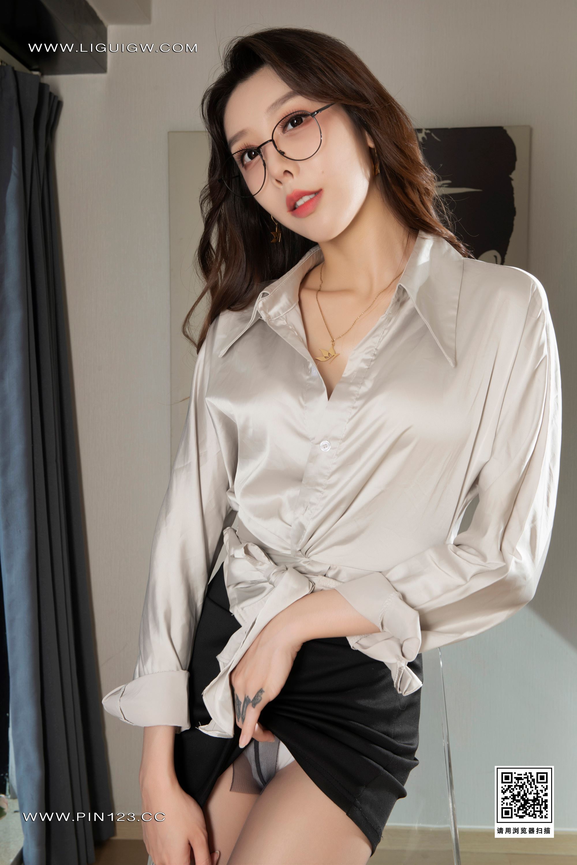 Ligui丽柜  2024.09.09 灰丝女秘 兔子